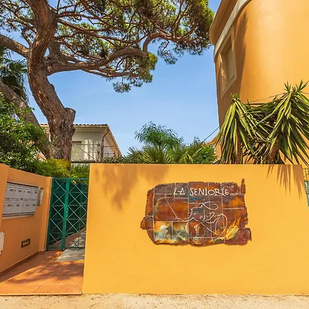 Apartment Les Lantanas By Interhome Hyeres